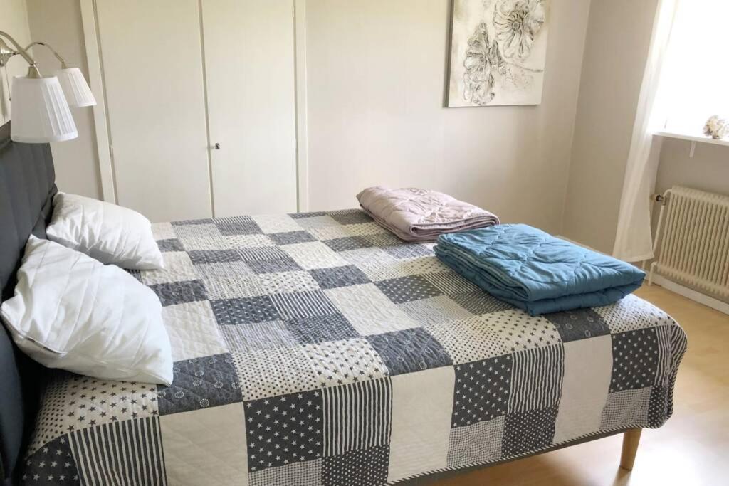 Egen Laegenhet I 2-Familjshus Pa Landet. Villa Tierp Eksteriør billede